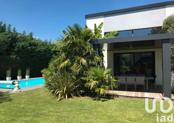 Maison d’architecte 5 pièces de 238 m² à Léognan (33850)