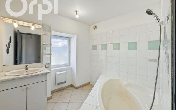 Appartement à louer    4 pièces • 55,88 m2 Labégude