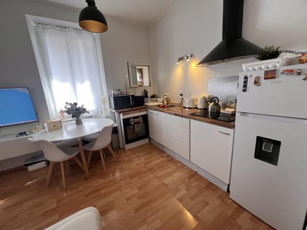 2 pièces  42 m² en dernier étage