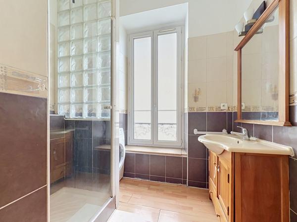 2 pièces  42 m² en dernier étage