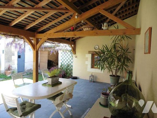 MAISONS A VENDRE NOYANT-VILLAGES
Ravissante maison de charme située dans un bel environnement
...