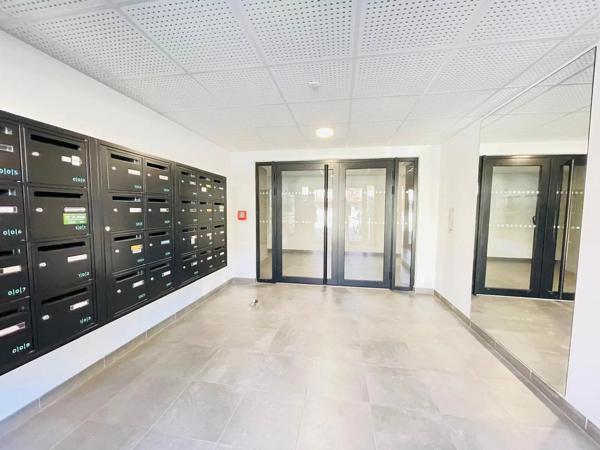 Vente                                                      Appartement
                        
                     2 pièces                      42 m2                     à Villenave-d'Ornon