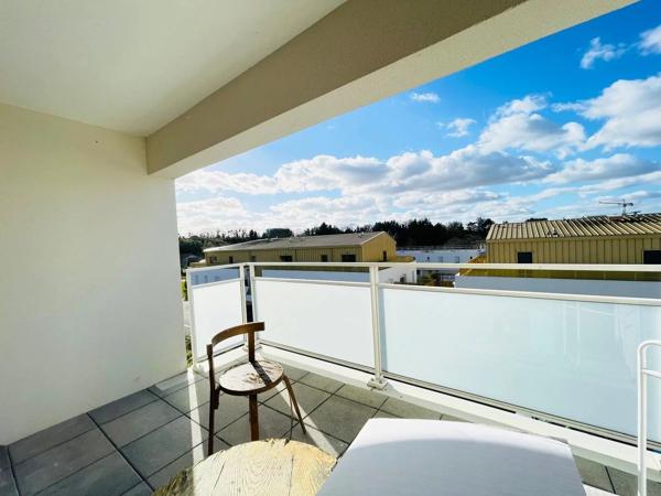 Vente                                                      Appartement
                        
                     2 pièces                      42 m2                     à Villenave-d'Ornon