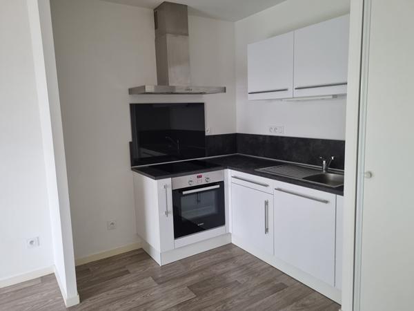 LOCATION TYPE 3 _ TERRASSE HONORE_ 104, Angers 49000