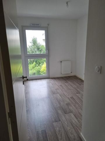 LOCATION TYPE 3 _ TERRASSE HONORE_ 104, Angers 49000