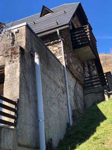 Dpt Hautes Pyrénées (65), à vendre SERS immeuble
