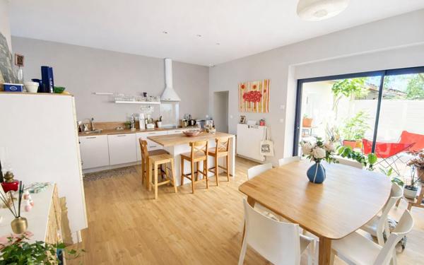 Maison à vendre    6 pièces • 153,62 m2 Dax