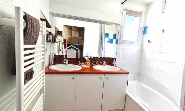 Maison plain pied rénovée avec grand jardin