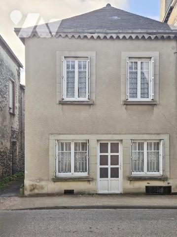 A VENDRE - MAISON DE VILLE - SAINT OUËN DES TOITS 