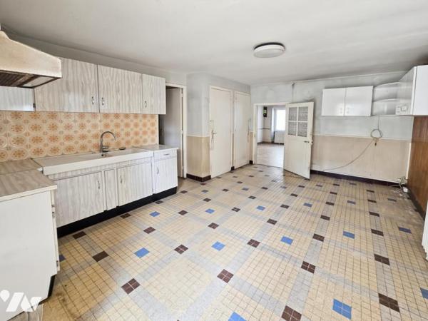 A VENDRE - MAISON DE VILLE - SAINT OUËN DES TOITS 