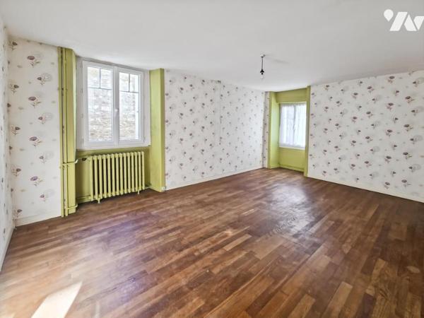 A VENDRE - MAISON DE VILLE - SAINT OUËN DES TOITS 