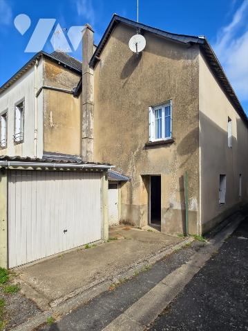 A VENDRE - MAISON DE VILLE - SAINT OUËN DES TOITS 