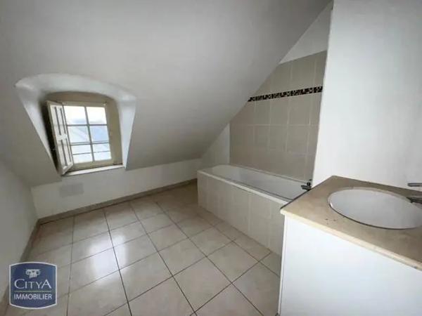 Appartement à louer 4 pièces 104m²