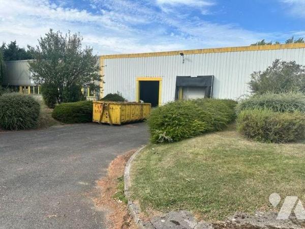 Bâtiment industriel d'environ 1500 m² à vendre dans la zone d'activités de BRAY SUR SOMME à pro...
