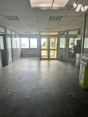 Bâtiment industriel d'environ 1500 m² à vendre dans la zone d'activités de BRAY SUR SOMME à pro...