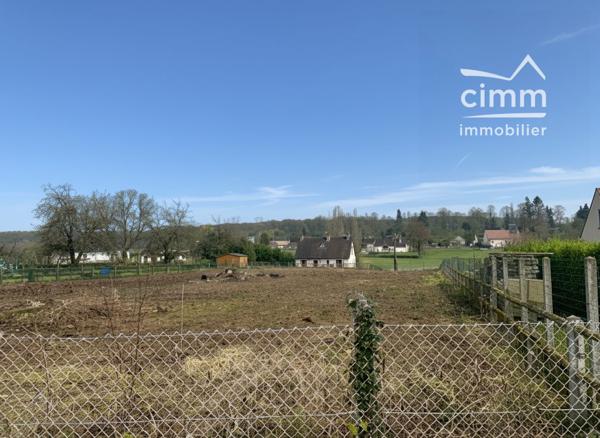À VENDRE – Beau terrain constructible – Environnement calme
