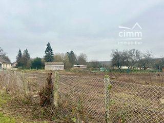 À VENDRE – Beau terrain constructible – Environnement calme