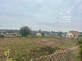 À VENDRE – Beau terrain constructible – Environnement calme