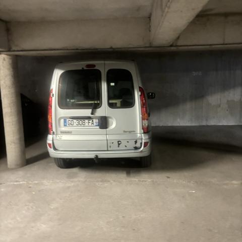 Lumineux 3 pièces avec terrasse cave et parking à KOENIGSHOFFEN
