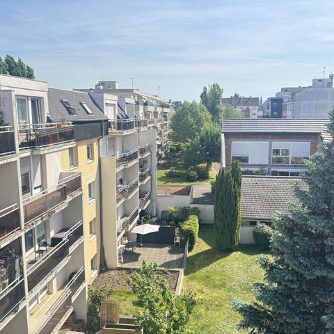 Lumineux 3 pièces avec terrasse cave et parking à KOENIGSHOFFEN
