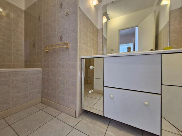 A LOUER T2 MEUBLE   AMIDONNIERS AVEC STATIONNEMENT