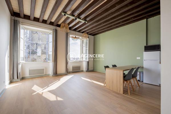 Appartement T2 meublé de 52m² – Place Meynard