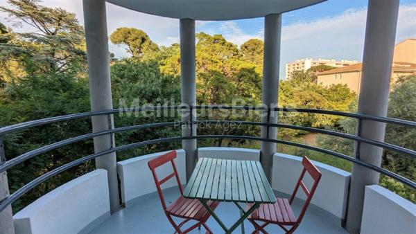 T4   88 m2  terasse,balcon, parking, ascenseur. tramway