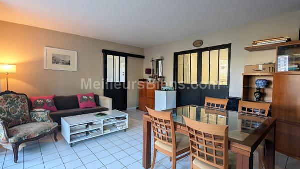 T4   88 m2  terasse,balcon, parking, ascenseur. tramway