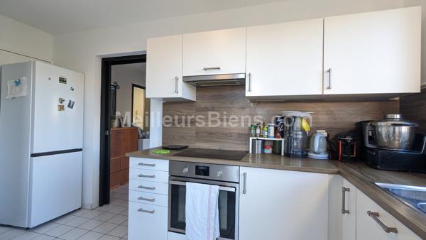 T4   88 m2  terasse,balcon, parking, ascenseur. tramway