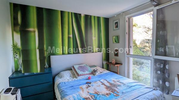 T4   88 m2  terasse,balcon, parking, ascenseur. tramway