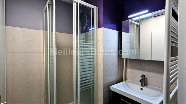 T4   88 m2  terasse,balcon, parking, ascenseur. tramway