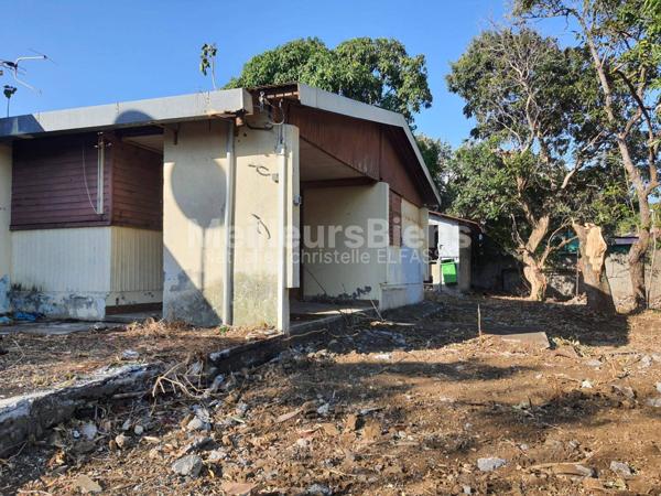 3 TERRAINS sur Basse Terre ST PIERRE, tout à l égout zone U3