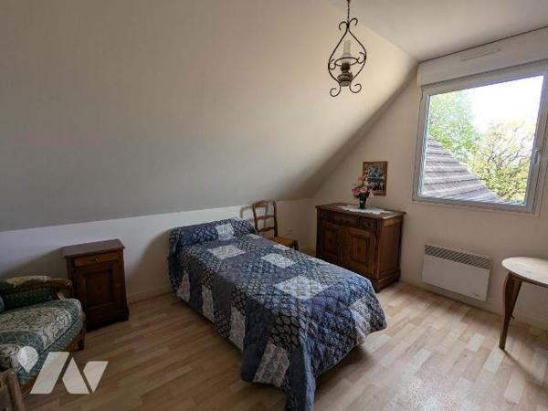 Maison à vendre en plein coeur du centre-ville de Nogent-le-Rotrou (28400), en Eure-et-Loir. 
...