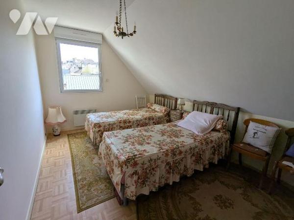 Maison à vendre en plein coeur du centre-ville de Nogent-le-Rotrou (28400), en Eure-et-Loir. 
...