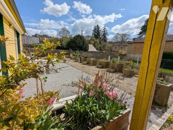 Maison à vendre en plein coeur du centre-ville de Nogent-le-Rotrou (28400), en Eure-et-Loir. 
...