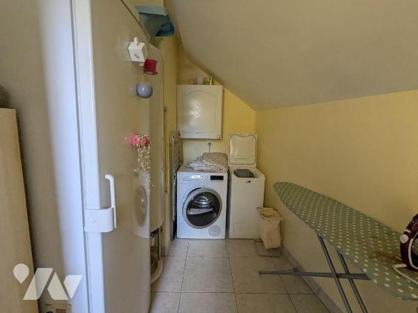 Maison à vendre en plein coeur du centre-ville de Nogent-le-Rotrou (28400), en Eure-et-Loir. 
...