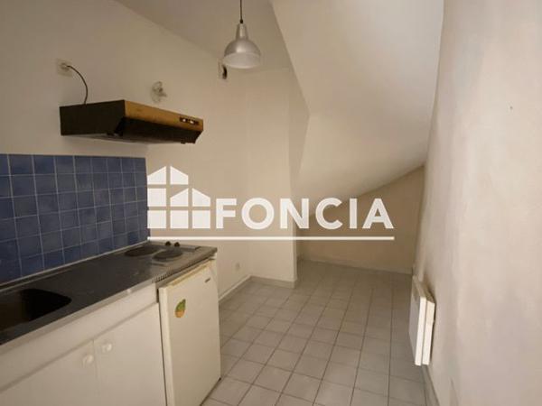 Location Studio 37 m² - 7 rue de la République Bagnols Sur Ceze 30200