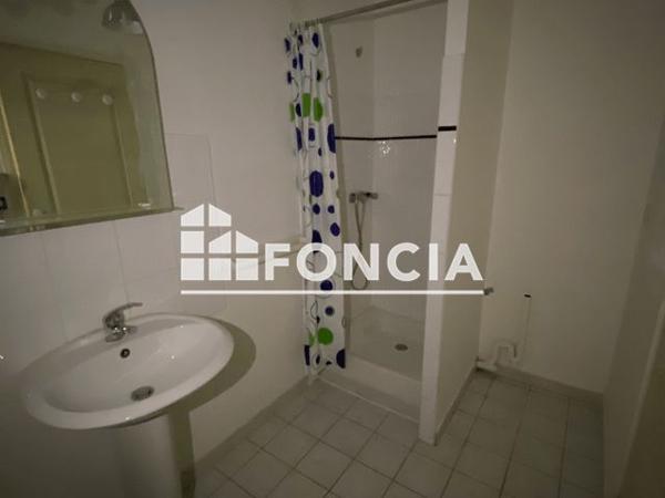 Location Studio 37 m² - 7 rue de la République Bagnols Sur Ceze 30200