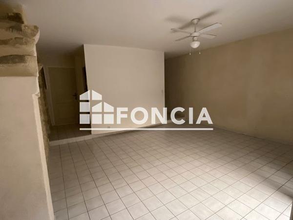 Location Studio 37 m² - 7 rue de la République Bagnols Sur Ceze 30200