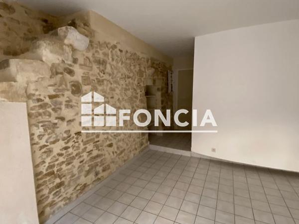 Location Studio 37 m² - 7 rue de la République Bagnols Sur Ceze 30200