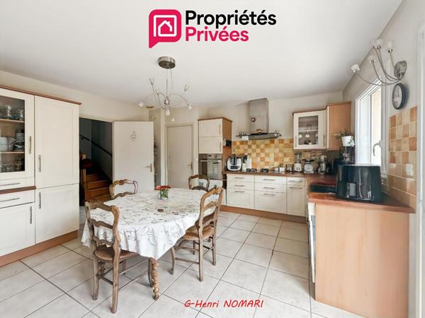Chateaubriant - Maison7 pièce(s) 140 m2, 4 Chambres, 1174m² de terrain