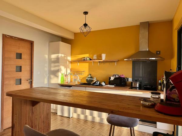 Maison 60 m² + studio avec entrée  indépendante  30 m² loué 800 €/mois     TOTAL  90m2