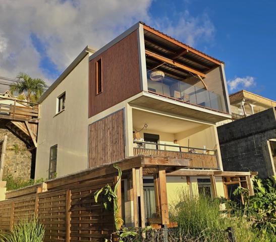 Maison 60 m² + studio avec entrée  indépendante  30 m² loué 800 €/mois     TOTAL  90m2