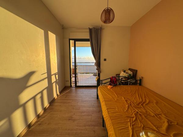 Maison 60 m² + studio avec entrée  indépendante  30 m² loué 800 €/mois     TOTAL  90m2