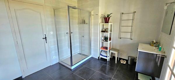 Maison à vendre    7 pièces •  Grimaud