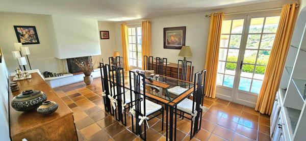 Maison à vendre    7 pièces •  Grimaud