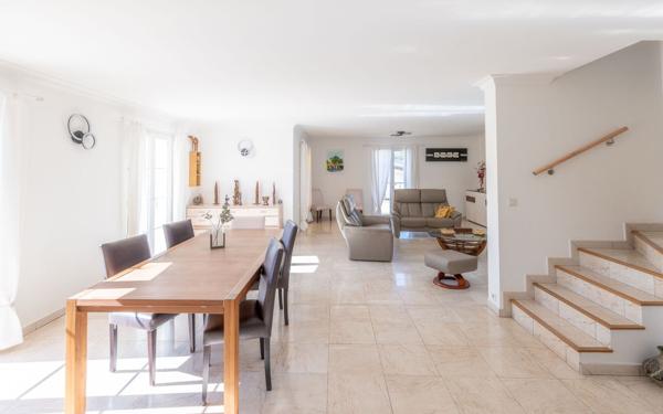 Maison à vendre    7 pièces •  Saint-Sulpice-de-Royan