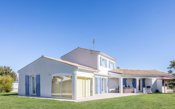 Maison à vendre    7 pièces •  Saint-Sulpice-de-Royan