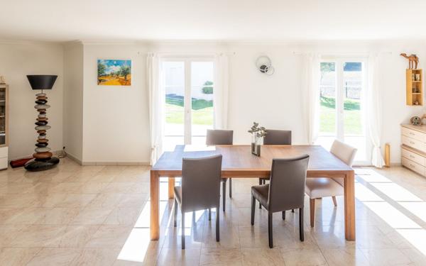 Maison à vendre    7 pièces •  Saint-Sulpice-de-Royan