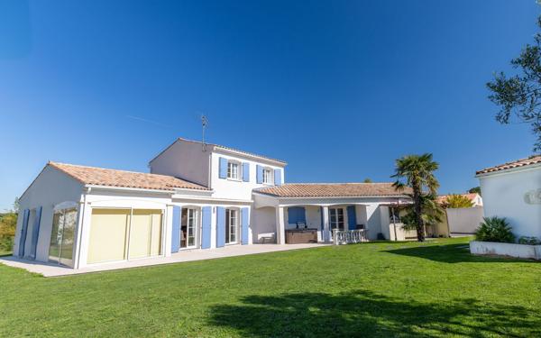 Maison à vendre    7 pièces •  Saint-Sulpice-de-Royan